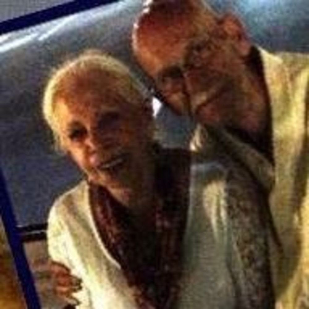 Meet your Posher, Lois